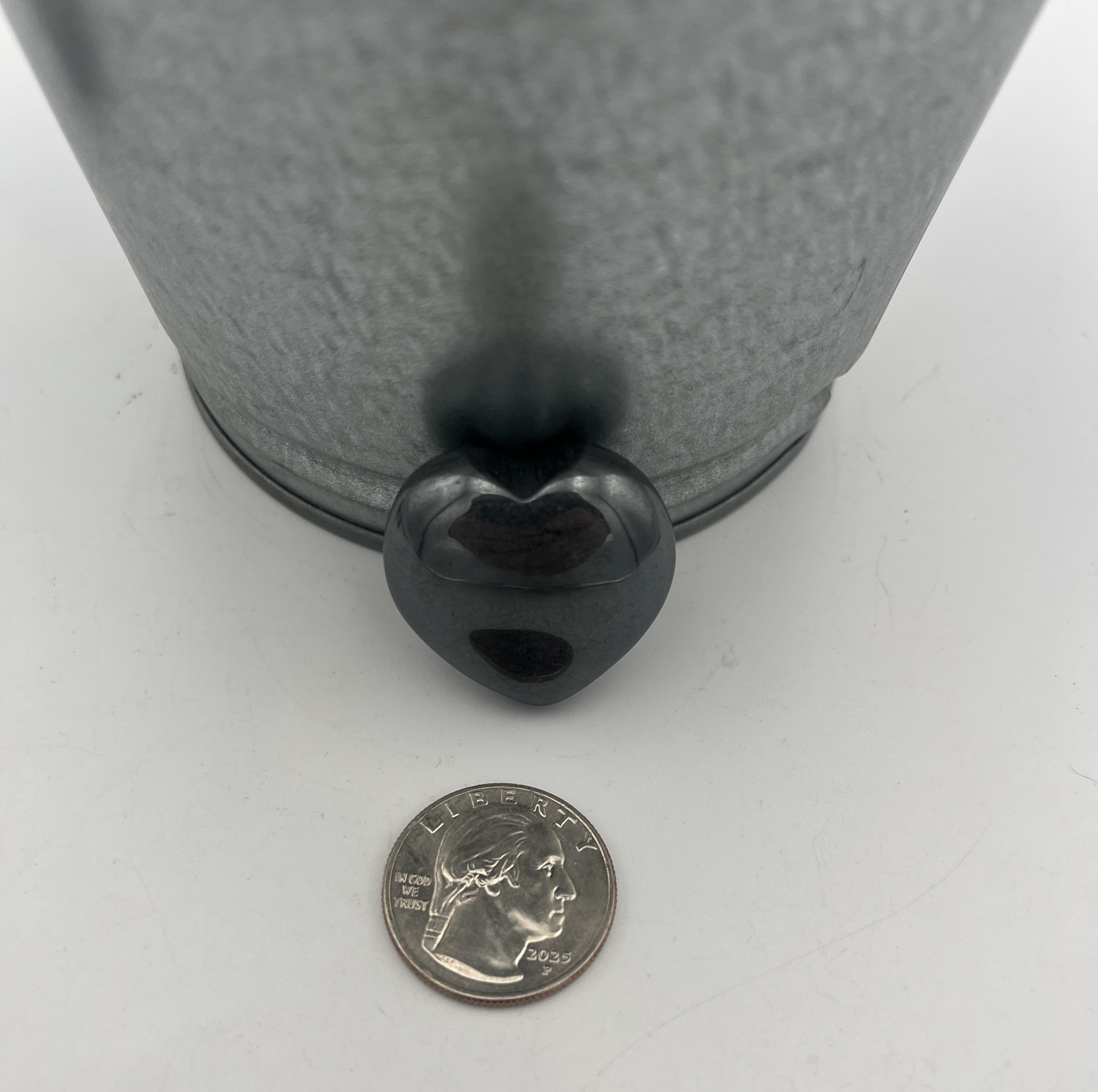 30mm Pocket Hearts - Hematite